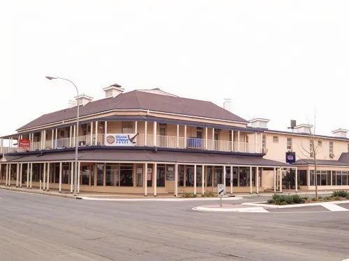 Grand Tasman Hotel - bar