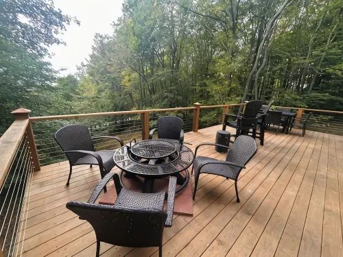 Large Deck with Beech Mtn Views/Fireplace/Pets OK/New Hot Tub/Near Skiing - 샬레 호텔