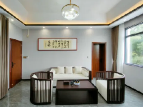 YangMing Hotel
