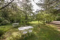 Lou pèbre d'aï Hotels near Cascade du Latay