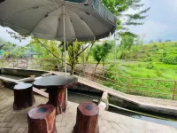Hotel Dan Gazebo Syariah Pinggir Kali Prigen RedPartner Hotels in Prigen