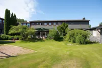 Gylle Hotell & Restaurang Brödernas Hotels near Gyllfäbodarna