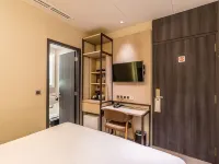 The Quay Hotel Singapore Hotels near Funan Mall