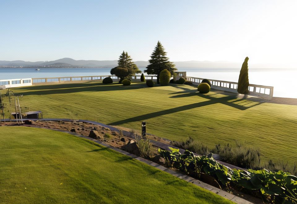 레스트 포인트의 아름다운 만 전망