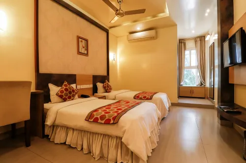 Buhari Royale Boutique Hotel Hotels in Chengalpattu