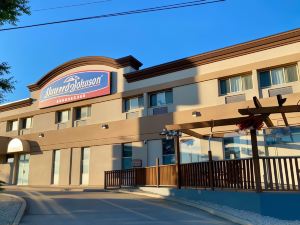 Howard Johnson by Wyndham Winnipeg West