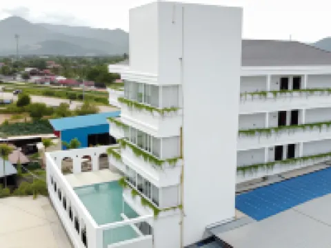 Montagne Boutique Hotels near សេះសមុទ្របាញ់ទឹក