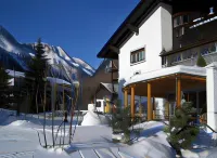 Apartments Hohenberger Mallnitz - Tauernbad Und Sauna im Winter Inklusive! Hotels in Mallnitz