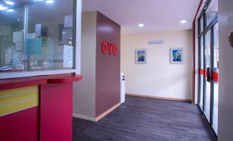 OYO 90281 Hotel Taj Seksyen 13