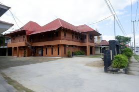 RedDoorz Plus Near Haluoleo University