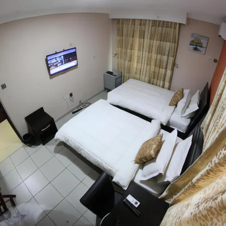 Celia's Suites