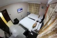 Celia's Suites