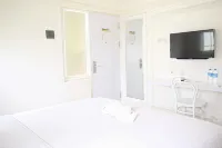 Victoria Bed & Breakfast Hotel di Blimbing