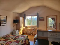 Denali's Alaskan Spruce Cabins Hotels in Healy