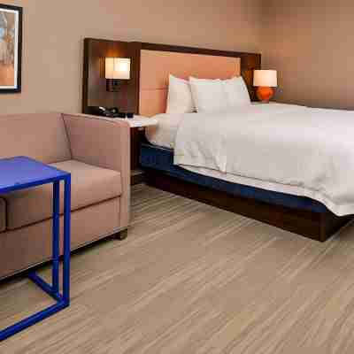 Hampton Inn Emporia Rooms