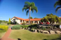 McNevins Warwick Motel Các khách sạn ở Warwick