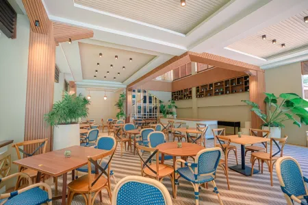 Mutiara Carita Cottages Отели в г. Пандегланг