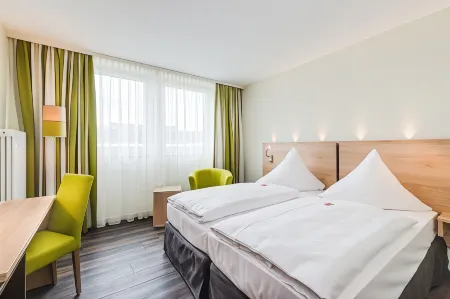 Novina Hotel Woehrdersee Nuernberg City
