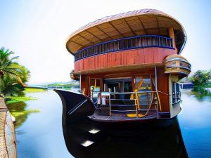 Private Houseboats