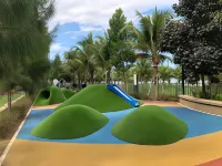 Hayfa Holiday Home @ Timur Bay Hotels in Куантан
