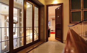 Petit Hotel