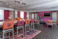 Hampton Inn Akron-South Hotels in Green