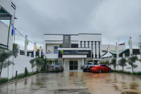 Villa MJ Maristela Beach Resort - parking