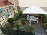 Cozy Studio Apartments with Terrace Near Kastela Promenade Hotel berhampiran Lapangan Terbang Split