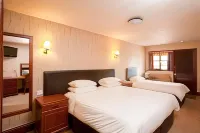 Raven Hotel by Greene King Inns Hotels in Odiham