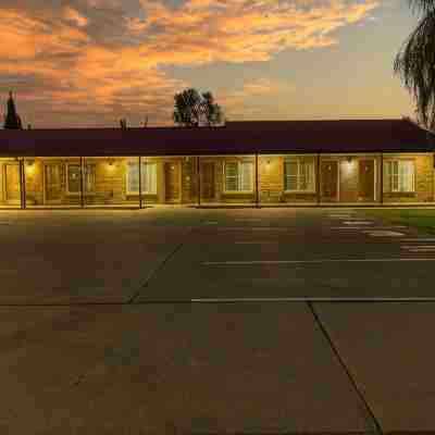 Alyn Motel Hotel Exterior