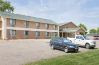 Super 8 by Wyndham Blue Earth Hotels in Blue Earth