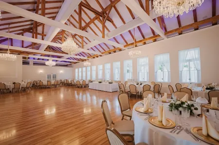 Boutique Hotel Maraton Отели рядом с достопримечательностью «Восточнословацкий музей»