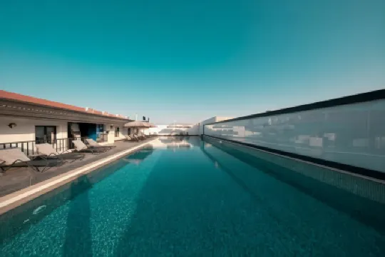 MQ Hotel Suites and SPA