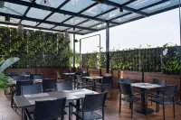 Laska Hotel Sukabumi - 朝食