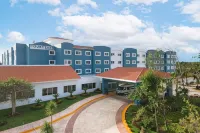 Courtyard Cancun Airport Hotels near Cancun Intl. Airport