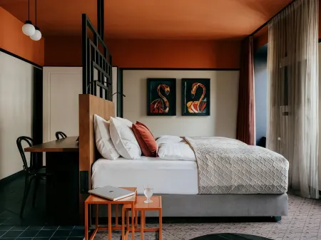 WeltWien Luxury Apartments & free parking