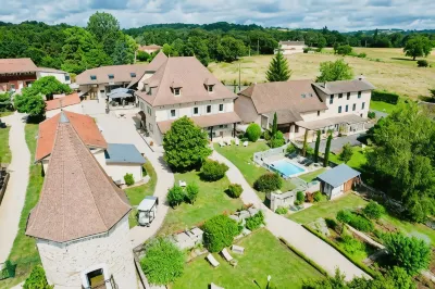 Les Villas du Domaine de Suzel فنادق في Saint-Didier-de-la-Tour