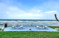 Oceanfront Studio Condo w/private balcony,  full kitchen, honeymoon delight