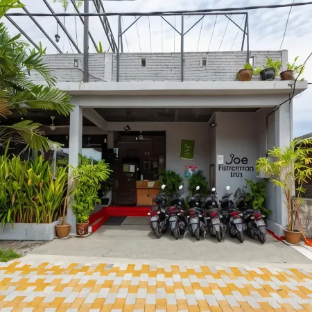 Joe Fisherman Inn Отели рядом с достопримечательностью «Dutch Fort (Kota Belanda)»