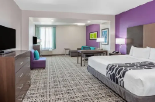 ลากินตา อินน์แอนด์สวีทส์ บายวินด์แฮม ลับบ็อก เซาท์