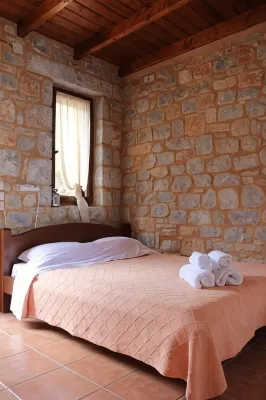 Lalloudes Seaside Accommodation