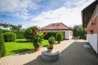Pension Minor Hotel in zona Piarist Square