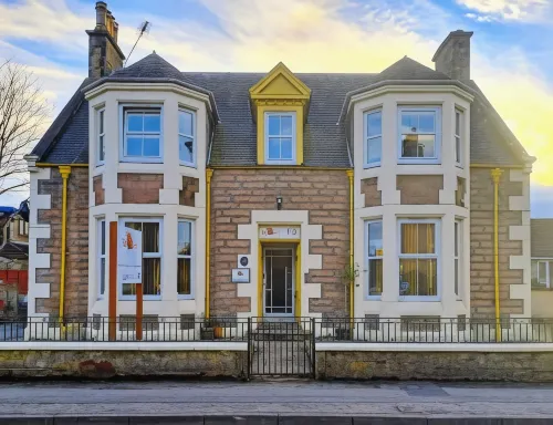 The Coo's Guest House Hotels in Inverness
