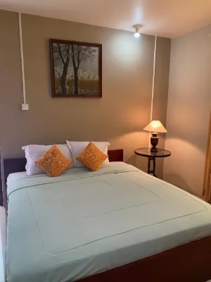 Gang Guest Hotel Syariah & Resto Các khách sạn ở Tuban