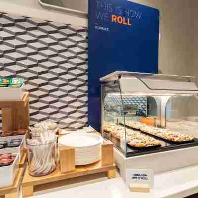 ホリデイ イン エクスプレス ガトリンバーグ ダウンタウン by IHG Dining/Meeting Rooms