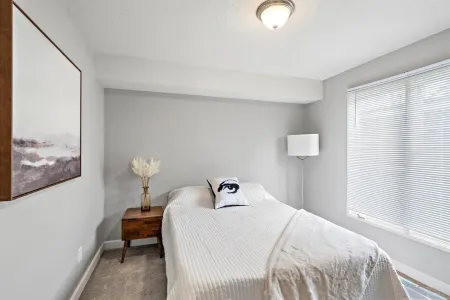 Westchester Lagoon Getaway Отели рядом со станцией Анкорд Депо