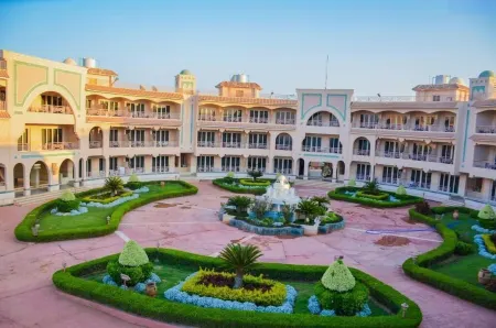 Fayoum Hotel Отели в г. Shakshuk