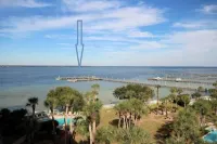 Beautiful Bay Views and Luxurious Amenities - Stunning Coastal Haven