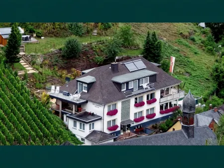 Hotel Villa Tummelchen Отели в г. Кохем-Целль