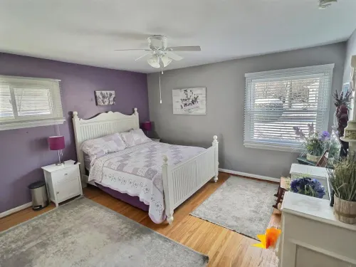 Parkside ranch on deadend street in North winton Village Hotel a Rochester